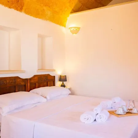 Palazzo Le Zicaredde ベッド・アンド・ブレックファスト サルヴェ