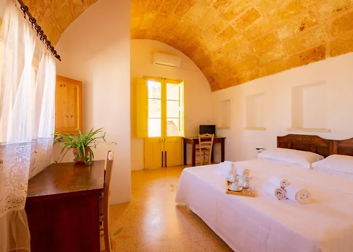 Palazzo Le Zicaredde 3* 萨尔维