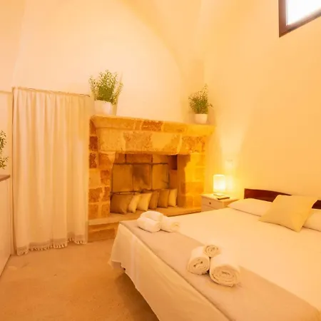 Bed & Breakfast Palazzo Le Zicaredde
