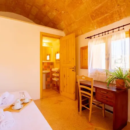 فندق مبيت وإفطار Palazzo Le Zicaredde