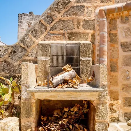 فندق مبيت وإفطار Palazzo Le Zicaredde